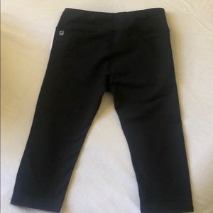 Salar Crop Fabletics Capri Leggings